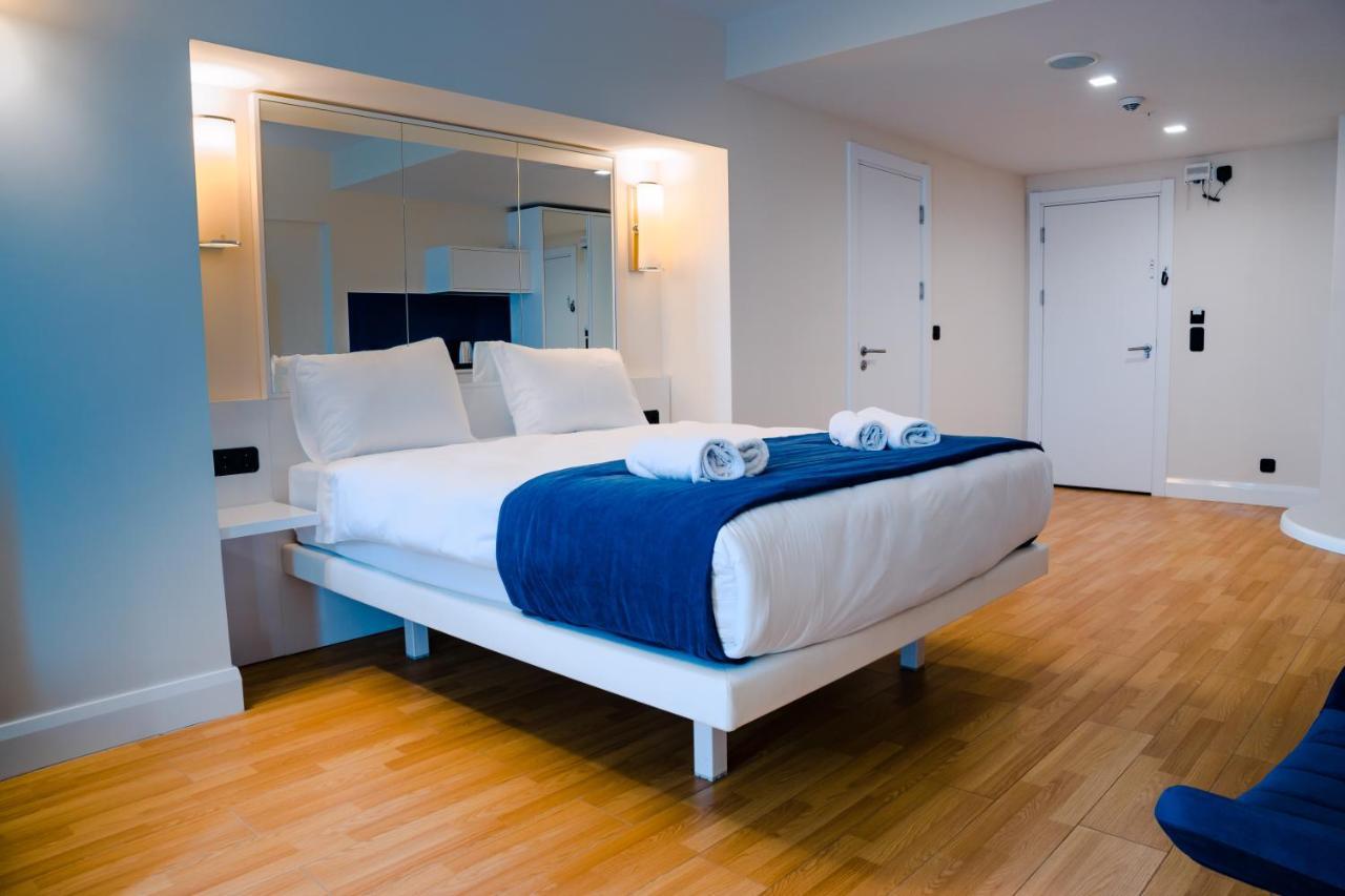 Orbi City - Aparthotel Near The Beach Batumi Bagian luar foto