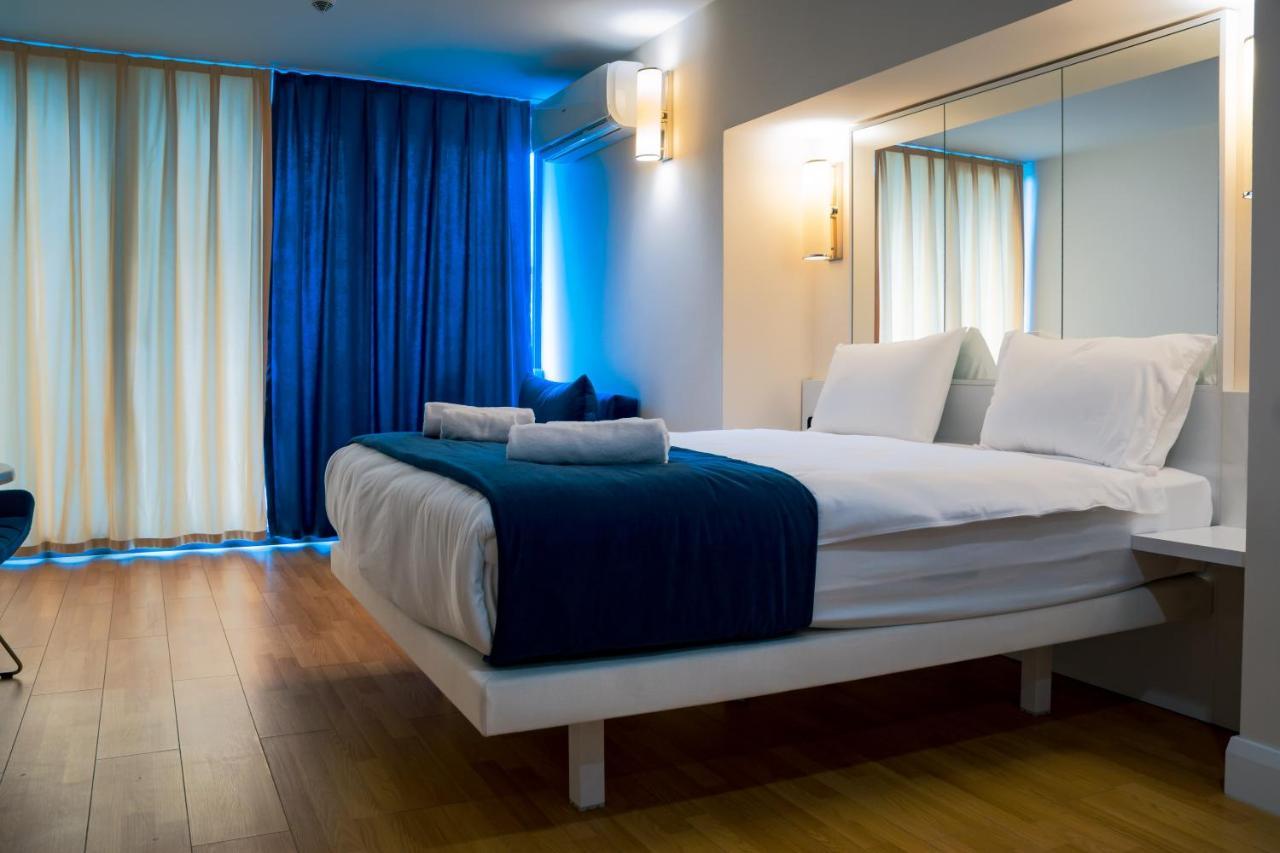Orbi City - Aparthotel Near The Beach Batumi Bagian luar foto