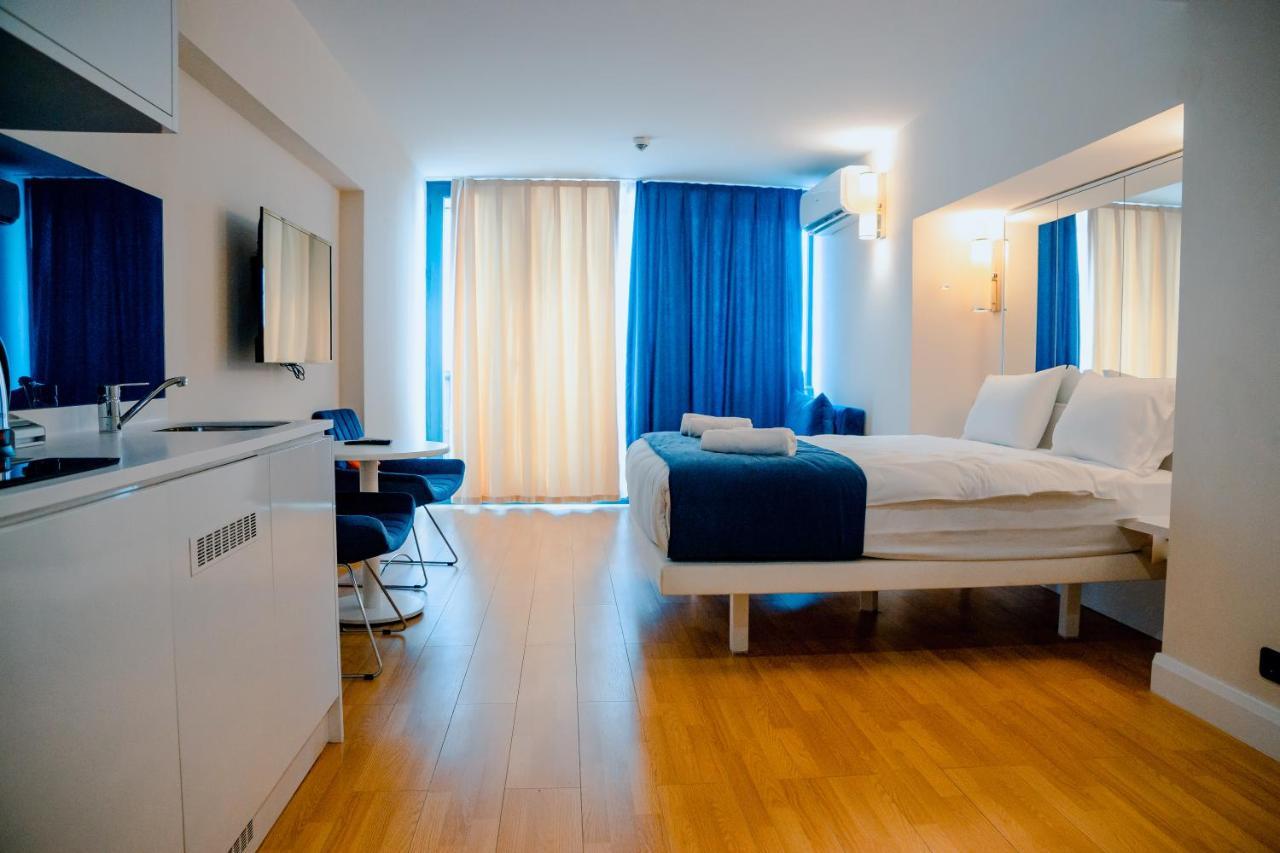 Orbi City - Aparthotel Near The Beach Batumi Bagian luar foto