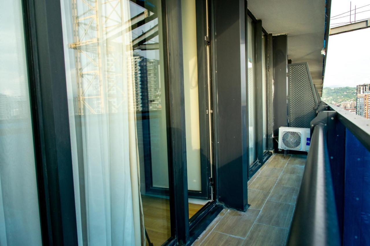 Orbi City - Aparthotel Near The Beach Batumi Bagian luar foto