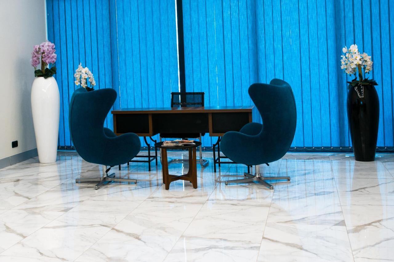 Orbi City - Aparthotel Near The Beach Batumi Bagian luar foto