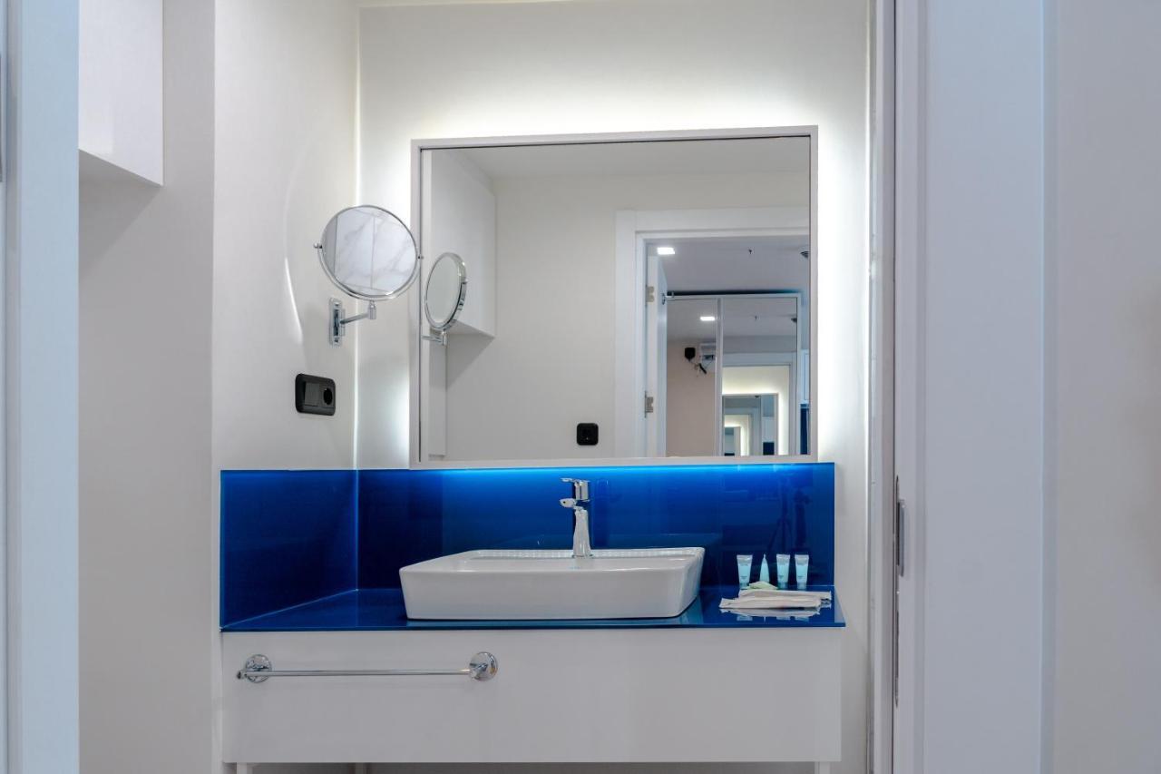 Orbi City - Aparthotel Near The Beach Batumi Bagian luar foto