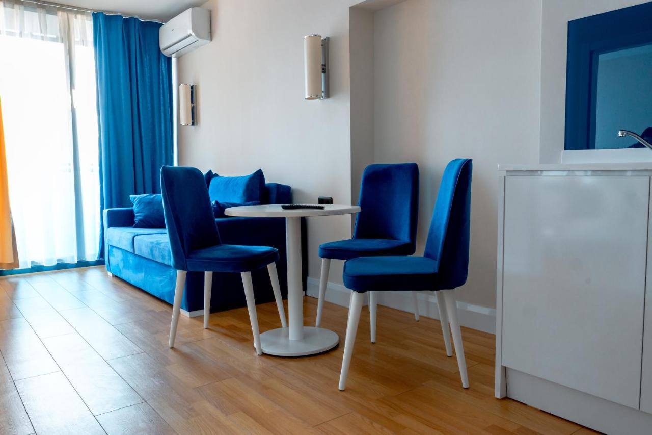Orbi City - Aparthotel Near The Beach Batumi Bagian luar foto